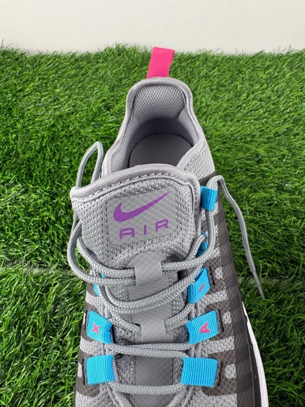 NWOT Nike Air Max Axis GS Running Shoes